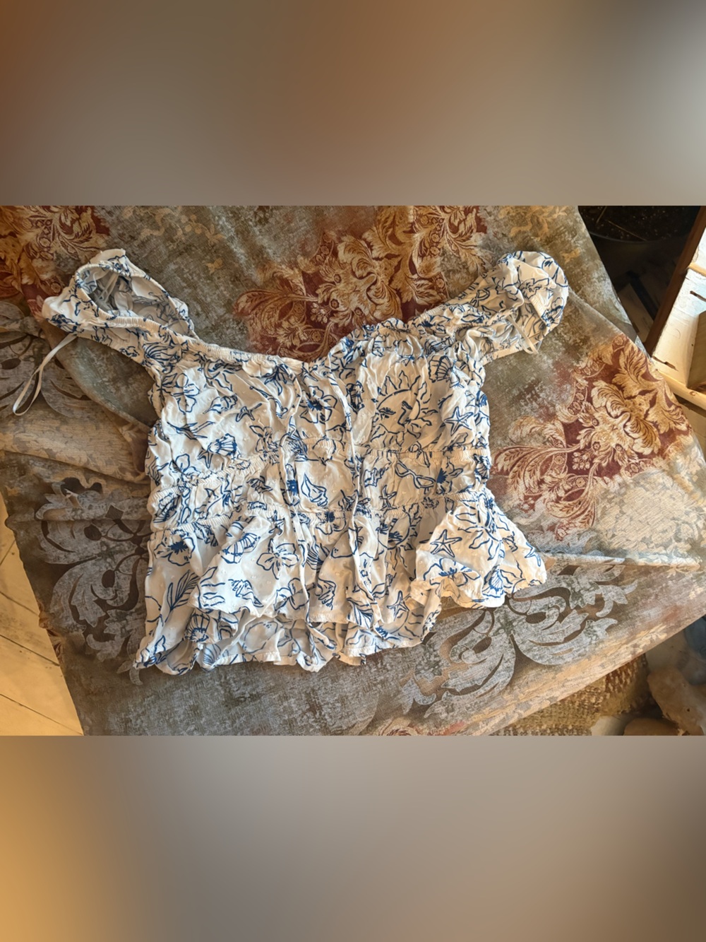 Arizona Jean Company White Crop Top with Blue Floral Outline